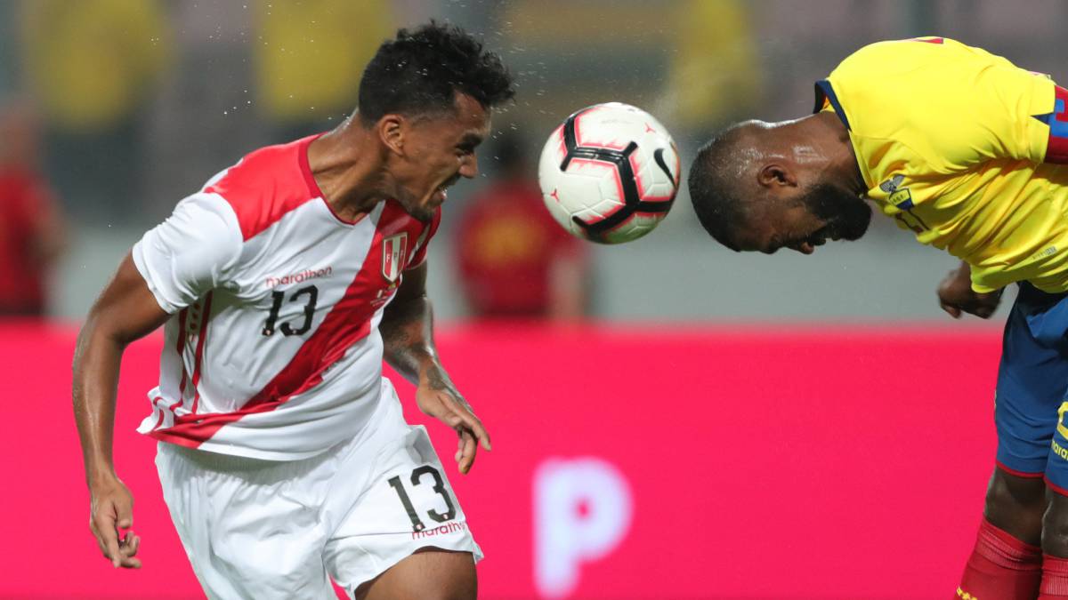 Ricardo Gareca planteó un once ante Costa Rica en el que no existe un doble pivote y sí dos acompañantes de Yotún capaces de desplegarse en ataque.