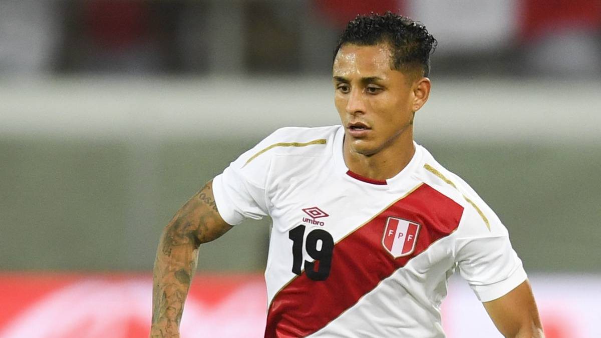 Yotún se deshace en elogios hacia Pizarro, Farfán y Guerrero