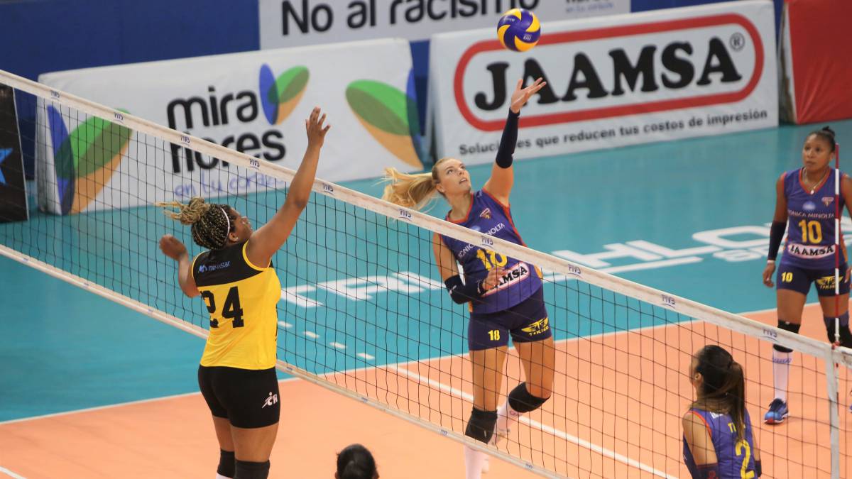 Jaamsa triunfó sobre Túpac Amaru por 3-0 (25-19; 25-23; 25-16).