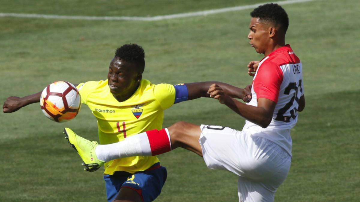 El equipo de Daniel Ahmed no pudo lograr el triunfo ante los ecuatorianos pese a empezar el partido con buen fútbol. El tanto peruano fue de Mora. Concha erró un penal.