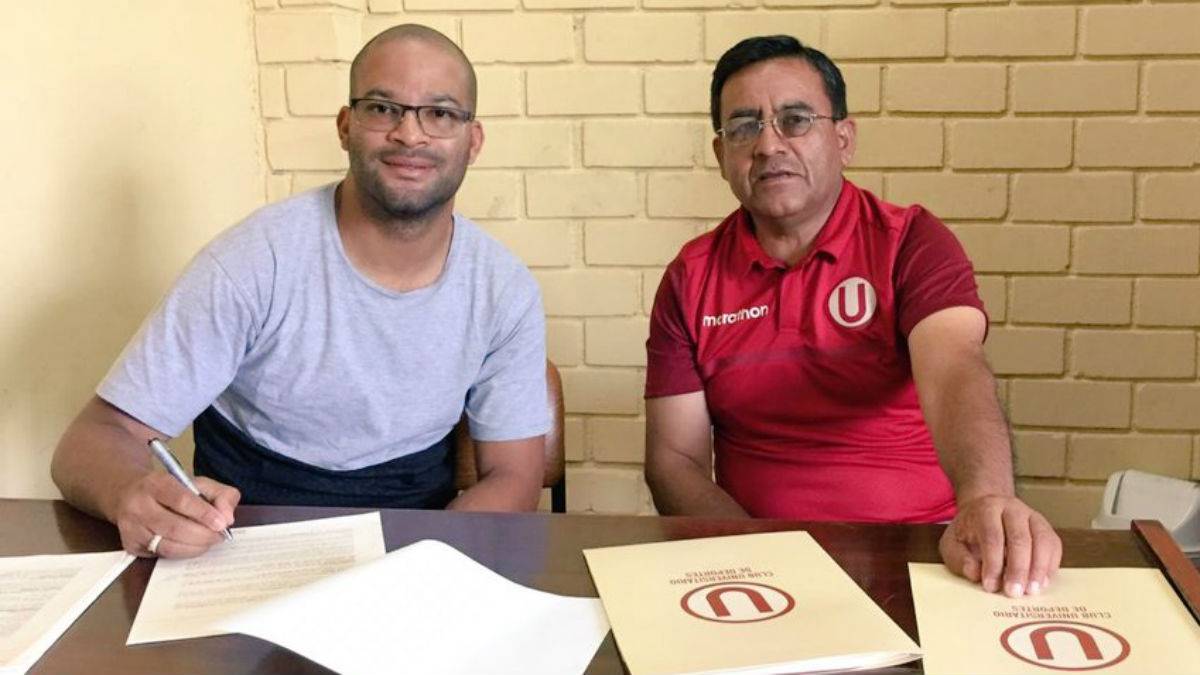 Alberto Rodríguez firmó la renovación con Universitario