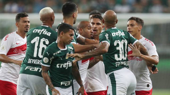 El delantero peruano no se escondió tras la derrota de Internacional en campo de Palmeiras y cargó contra el colegiado a pie de campo.