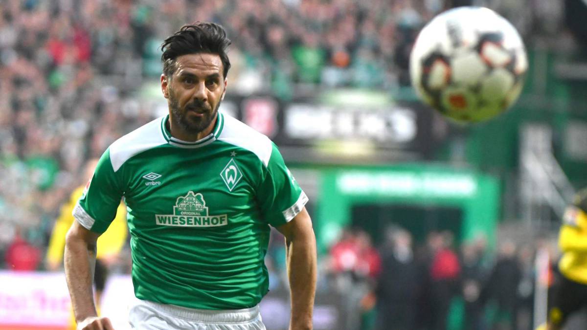 El veterano delantero va a completar una buena temporada en Alemania con el Werder Bremen y aún no sabe si renovará para una campaña más.