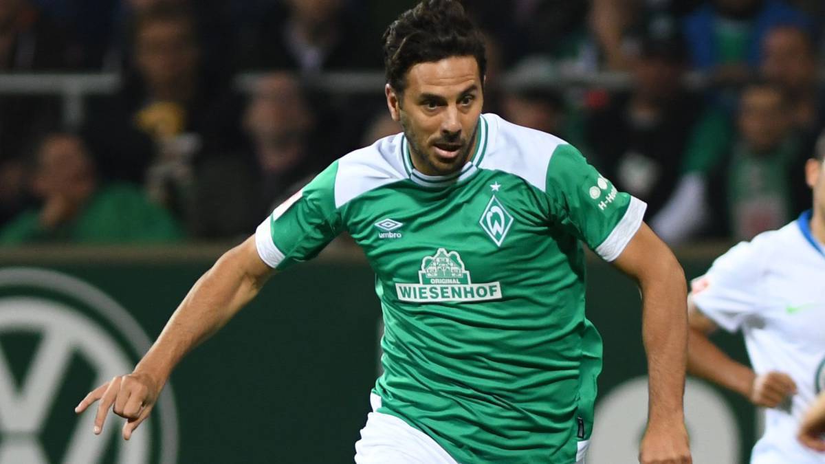 Pizarro anuncia que renueva un año más con el Werder Bremen