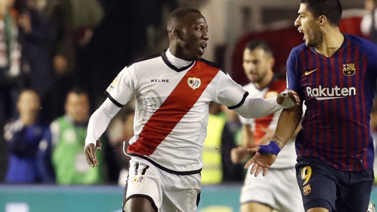 DT del Rayo, sobre Advíncula: "Su continuidad es imposible"