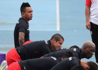 Cueva y Advíncula están OK