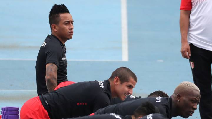 Cueva y Advíncula están OK