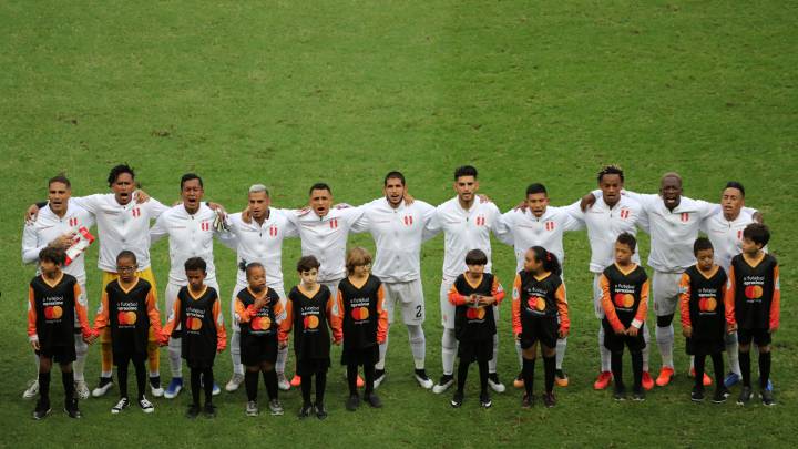 1x1 de Perú: Gallese y Flores se visten de héroes
