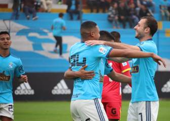 Cristal se estrena con goleada