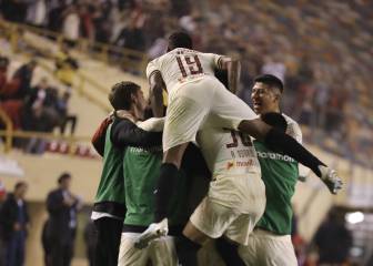 Universitario gana en casa a Binacional y duerme puntero