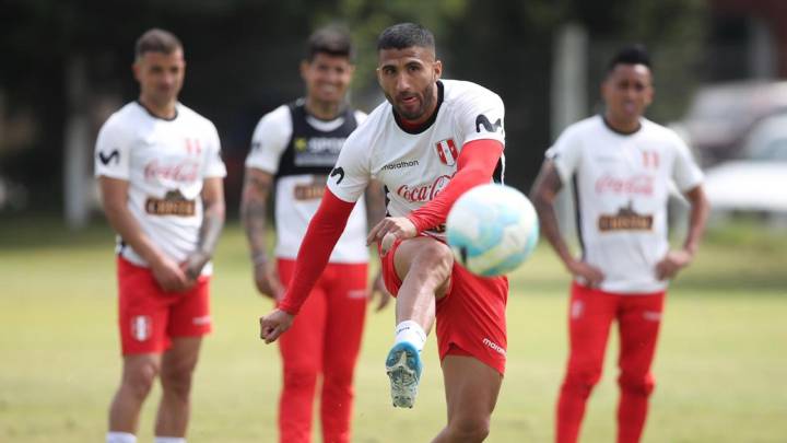 Josepmir Ballón se mete en el once de la selección peruana