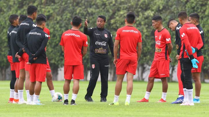 Solano libera a Távara y Velarde y enciende la pradera