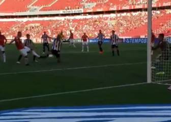 Paolo Guerrero acabó el año a lo grande: su golazo de '9' puro