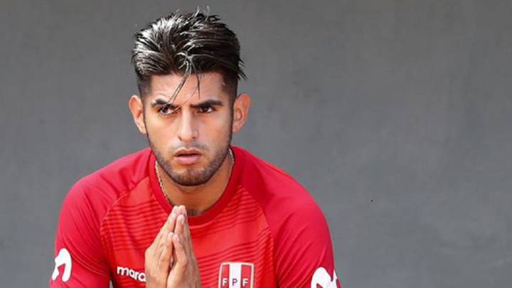 Carlos Zambrano podría reforzar la defensa de Boca