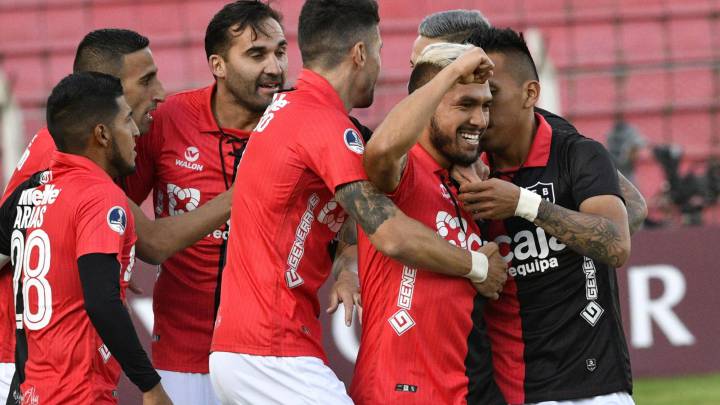 El cuadro arequipeño logró un excelente triunfo ante Nacional de Potosí gracias un Cáceda imponente y a la pegada mostrada por Sánchez y Arce.