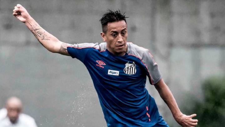 Cueva se quedará en Pachuca