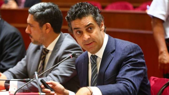 Gagliuffi deja Indecopi tras el atentado sufrido en su sede