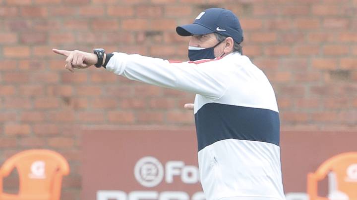 Mario Salas dirige su primer entrenamiento en Alianza Lima