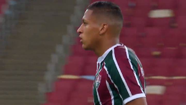 El extremo peruano sumó minutos importantes en el partido de ida de la final del Torneo Carioca en el que su equipo, Fluminense, cayó por 1-2.