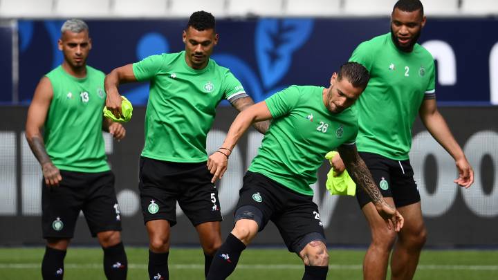 El lateral zurdo del Saint Etienne luchará este viernes por conseguir la Copa de Francia ante el PSG. Deberá frenar a Neymar, Mbappé, Icardi y compañía.