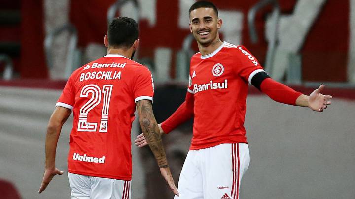 El equipo dirigido por Coudet dormirá como líder del Brasileirao después de lograr un gran triunfo ante Atlético Mineiro. Segundo triunfo sin el peruano.
