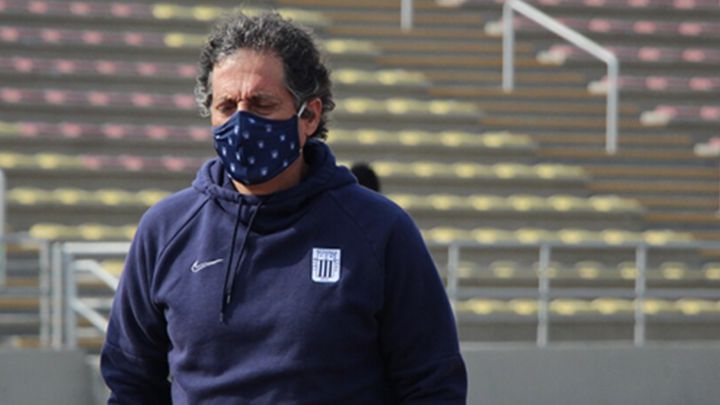 Oficial: Mario Salas rescinde su contrato con Alianza Lima