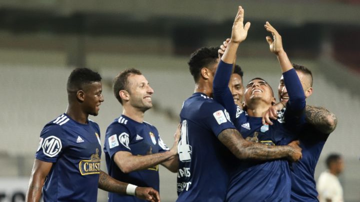 Cristal se queda corto