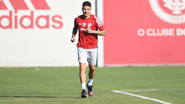 El delantero peruano regresó a los entrenamientos junto a sus compañeros después de la grave lesión de rodilla que sufrió meses atrás. Jugar está más cerca.