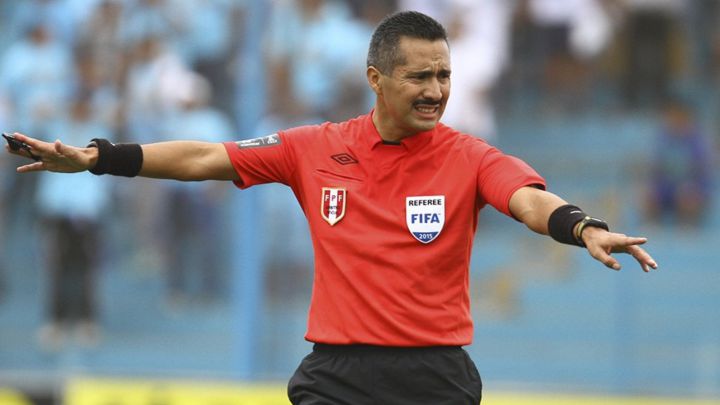 Acusan al árbitro Santiváñez de recibir soborno en la Liga 2