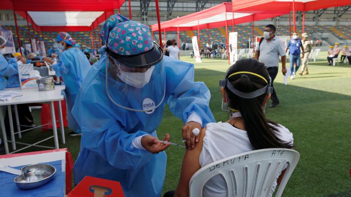 Fase 1 del proceso de vacunación en Perú: quién será incluído y cuándo podría comenzar