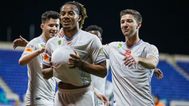 Los dos internacionales peruanos se midieron en el partido de liga de Arabia Saudí y Al Hilal mostró su superioridad. Ambos jugadores anotaron.