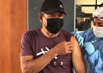 Héctor Chumpitaz, vacunado contra la COVID-19