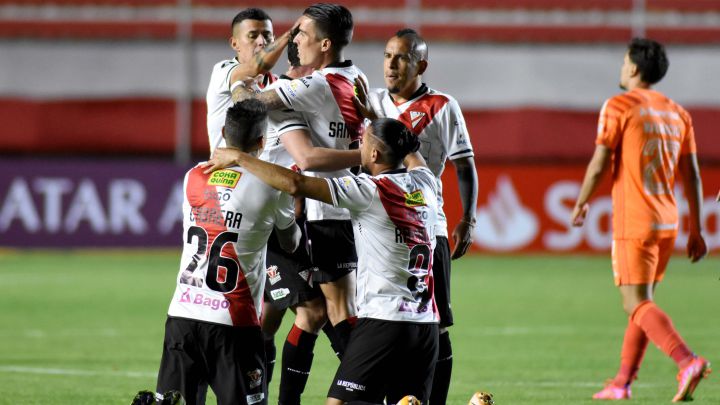 El equipo de Porto Alegre sufrió el partido en la altura de La Paz y vio como Always Ready los superó en intensidad y acierto de cara al arco.