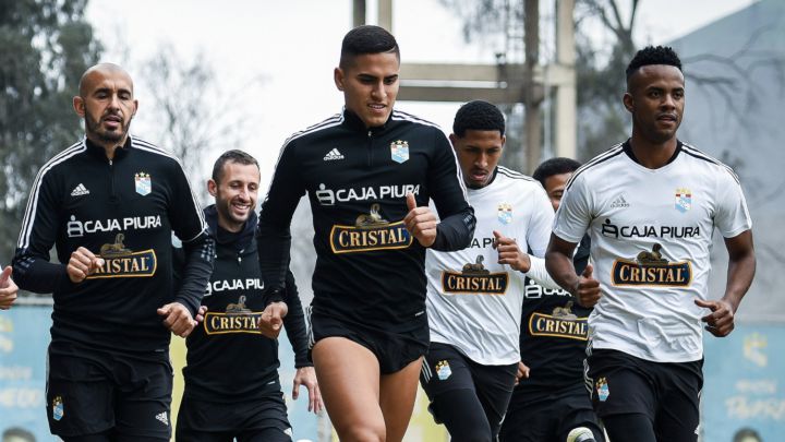 Cristal busca cambiar la historia en la Sudamericana