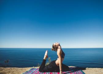 Accesorios de yoga y pilates para entrenar cuerpo y mente en casa
