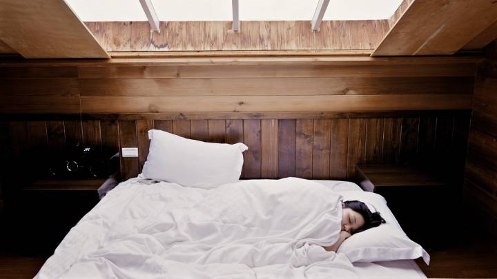 mujer durmiendo