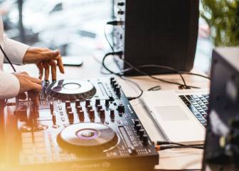 Equipo básico digital que cualquier DJ tendría que tener