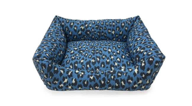 Cama cuna para perros animal print.