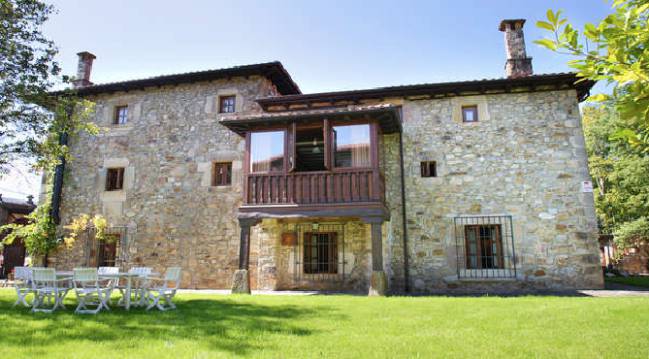 Casa rural posada La Torre de Quintana en Liendo – Disfruta de las fiestas de La Bien Aparecida.