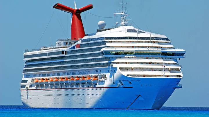 Crucero sobre el mar