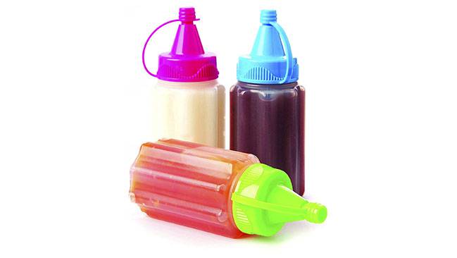 Juego de tres botellas para aceite o vinagre