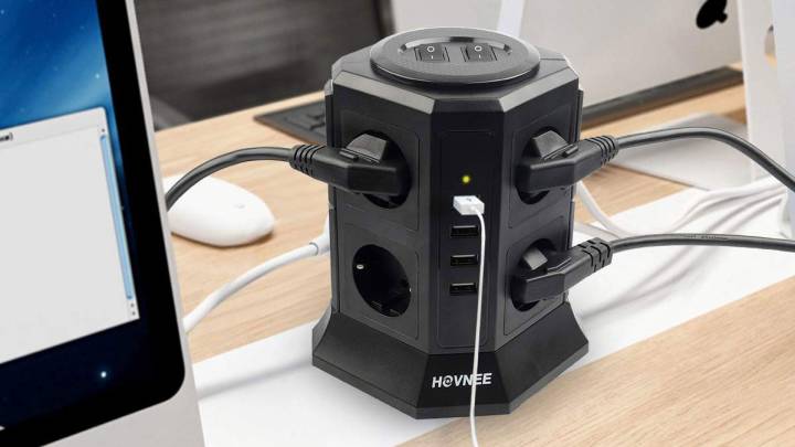 Esta regleta de torre con 12 o 17 tomas es la mejor valorada en Amazon