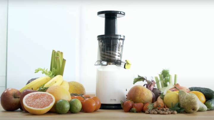 Elabora tus zumos con esta licuadora con filtro incorporado, de oferta en Cecotec
