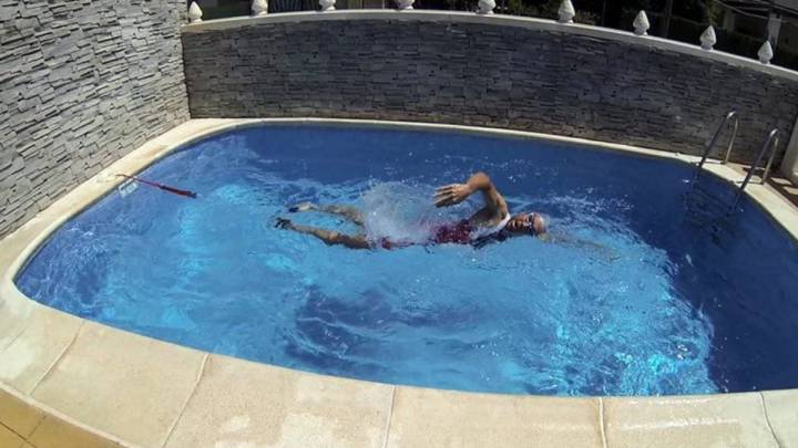 ¿Tu piscina es pequeña? Nada y haz ejercicio sin moverte con el Nadathlon