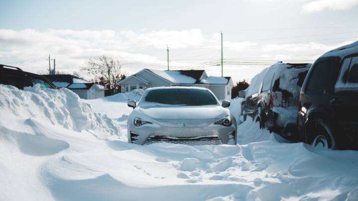 Protege tu coche del frío y la nieve y adelántate al invierno con esta selección de imprescindibles