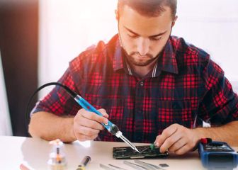 Este soldador eléctrico, ideal para aparatos electrónicos, incluye un kit de 10 piezas