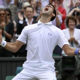 Novak Djokovic desbanca a Nadal del número uno Novak Djokovic desbanca a Nadal del número uno