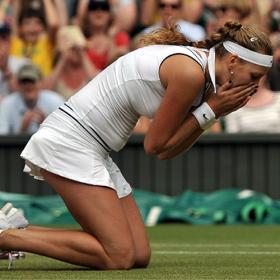 Kvitova gana Wimbledon tras derrotar a Sharapova Kvitova gana Wimbledon tras derrotar a Sharapova
