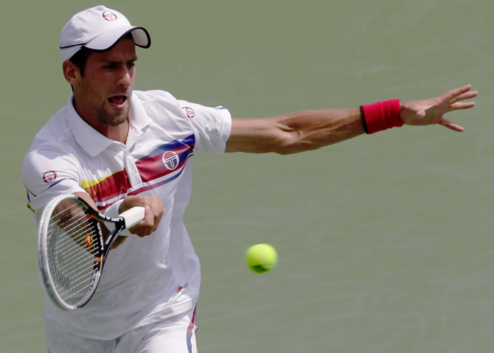 Novak Djokovic mantiene las distancias con Rafa Nadal