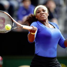 Serena Williams se retira y coloca en la final a Li Na Serena Williams se retira y coloca en la final a Li Na